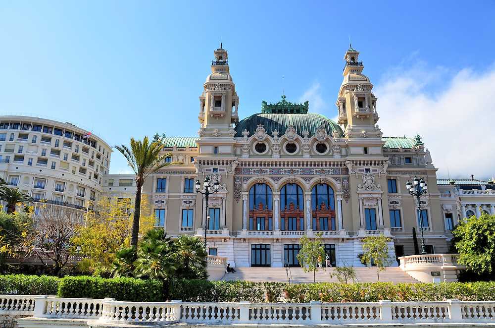 undefinedVenez vivre l'expérience unique de l'Opéra de Monte-Carlo et laissez-vous transporter par la beauté et l'élégance de ce lieu prestigieux.</em>