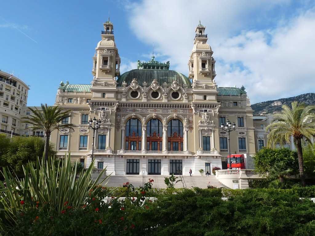 undefinedVivez des moments inoubliables</strong> en admirant des spectacles prestigieux et en découvrant la magie de l'Opéra de Monte-Carlo.